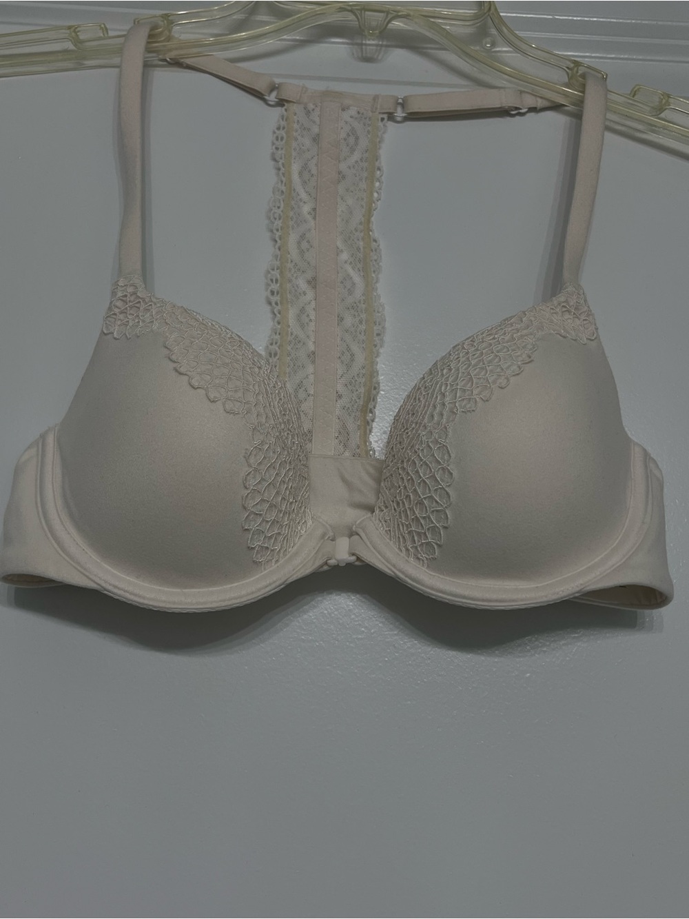 Victoria's Secret Cream Lace Racerback Push-Up Bra